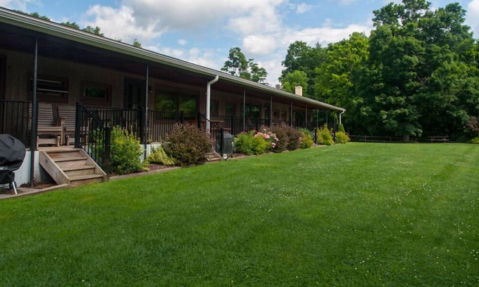 Town of Jerusalem House | Lady of the Lakes Suites: Great for Groups