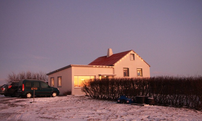 Borgarnes Cottage | Lækjarkot Rooms and Cottages with Kitchen
