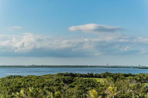 Zona Hotelera Apartment | LagoonView Hotel Zone 3705