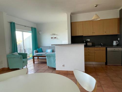 Porto de Mos Apartment | Lagos 61