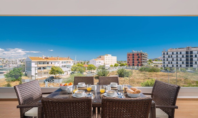 Lagos Apartment | Lagos Marina View 2 With Pool by Homing