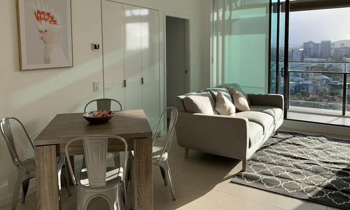 Newstead Apartment | Laguna Apartments - 15 minutes drive from the Brisbane airport
