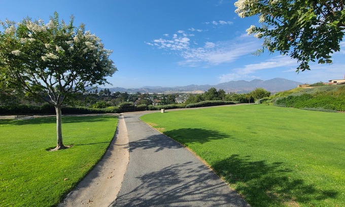 Aliso Viejo House | Laguna Paradise 3-bedroom in Aliso Viejo w AC, fitness room, pool, jacuzzi, park
