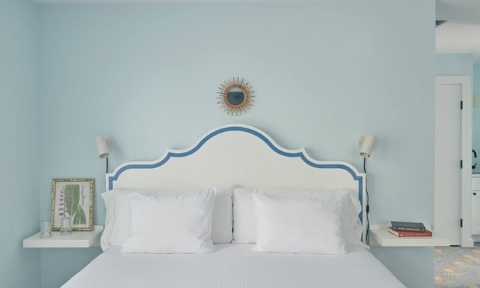 Cape May Hotel | Laid-Back Luxury – Heated Pool, Beach Access & Steps to the Shore