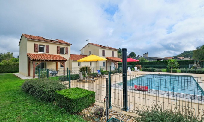 Savignac-les-Eglises House | L’Ajuda – House with Air Conditioning and Shared Pool in Savignac-les-Églises