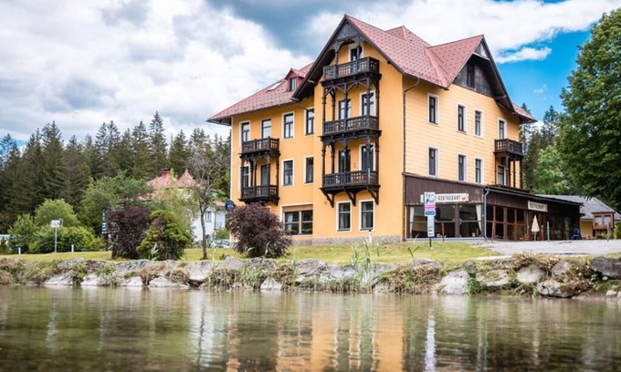 Sankt Sebastian Apartment | Lake apartment Herrenhaus am Erlaufsee - Family Engleitner