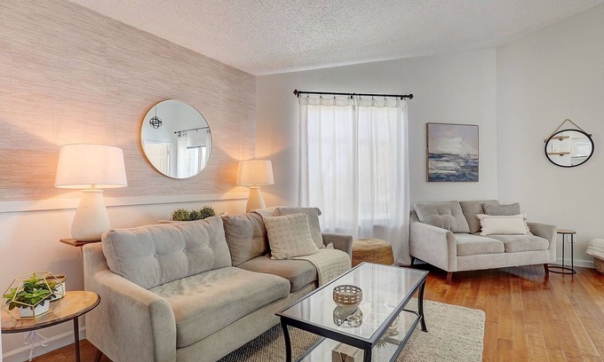 Highlands Condo | Lake Arbor Penthouse Suiteš Short walk to Arbor Lake, gym, dining and shopping!