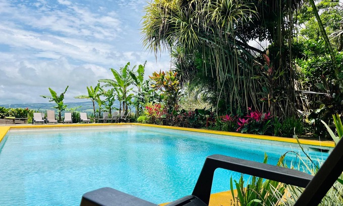 Angeles Hotel | Lake Arenal Hotel & Brewery