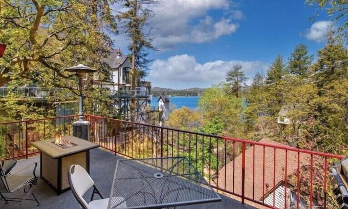 Cedar Glen Cabin | Lake Arrowhead Lakefront Cabin. Sunset views, swim, beach concerts & outlets!