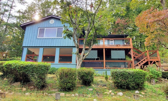 Blue Ridge Cottage | Lake Blue Ridge n10 minutes to downtownnEnjoy year-round mountain and lake views