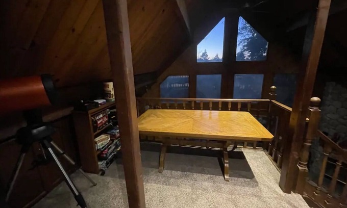Cedar Glen House | Lake cabin w/big pines close to lake and village