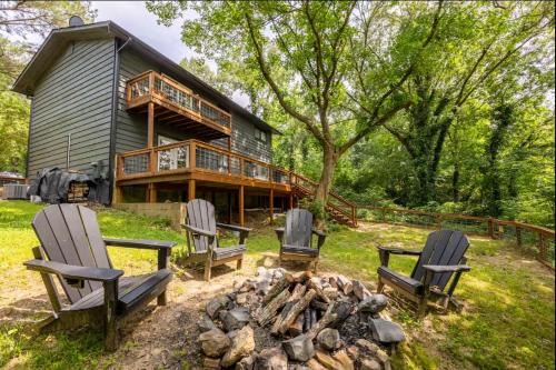 Jones Mills House | Lake Catherine Home w Fire Pit, Dock Swim Dock!
