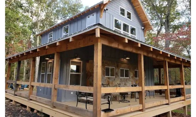 Morganton Cottage | Lake Cove Cabin- New, Hot tub, Views, Dog friendly