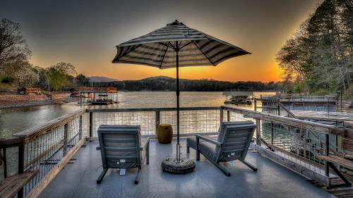 Morganton House | Lake Cove Oasis