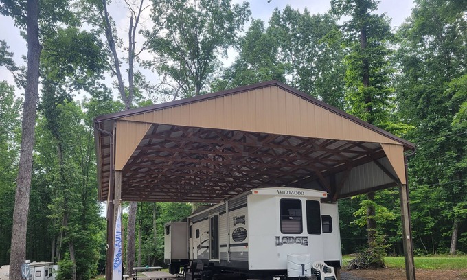 Nancy RV Rental | Lake Cumberland Camper Rental, 2 miles from Wolf Creek Marina
