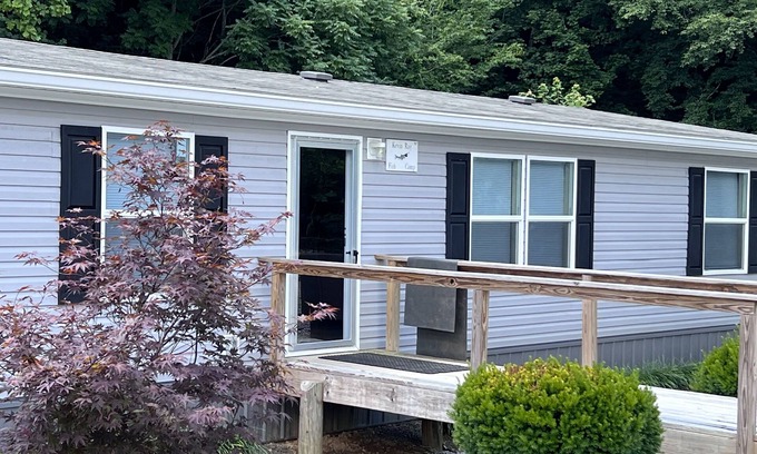 Bakerton House | Lake Cumberland Retreat, in walking distance to Cumberland River