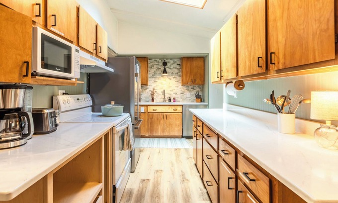 Mosinee Cottage | Lake DuBay Cottage, Pontoon Rental, swim, fishing, near Granite Peak