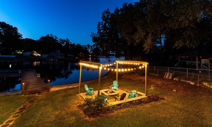 Ninety Six Cottage | LAKE ESCAPE ON GREENWOOD