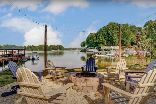 Sherrills Ford House | Lake Escape