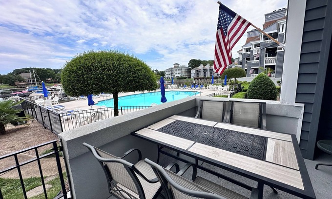 Cornelius Condo | Lake front 2Bedroom & 2bath condo