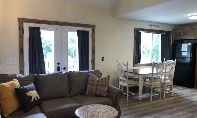 Branson Resort | Lake Front 4BR/2BA Lake Taneycomo