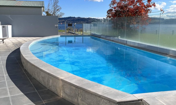 Taupo Apartment | Lake Front Apartment close to town