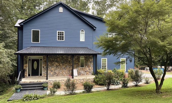 Paw Creek House | Lake front home away from home