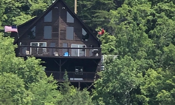 Flat Hollow Marina House | Lake front home, Hot tub, Boat dock near Flat Hollow Marina in Speedwell Tn.
