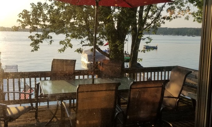 Sturgis House | Lake front home on Klinger Lake in Sturgis, Michigan