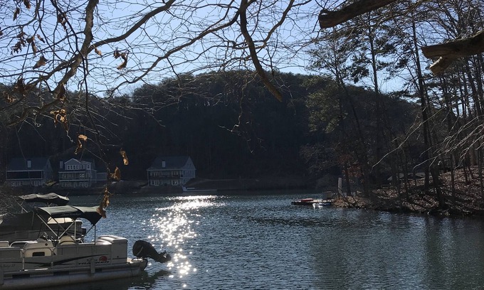 Waleska House | Lake Front in Cove.....Pet Friendly With Huge, Enclosed Water Level Deck