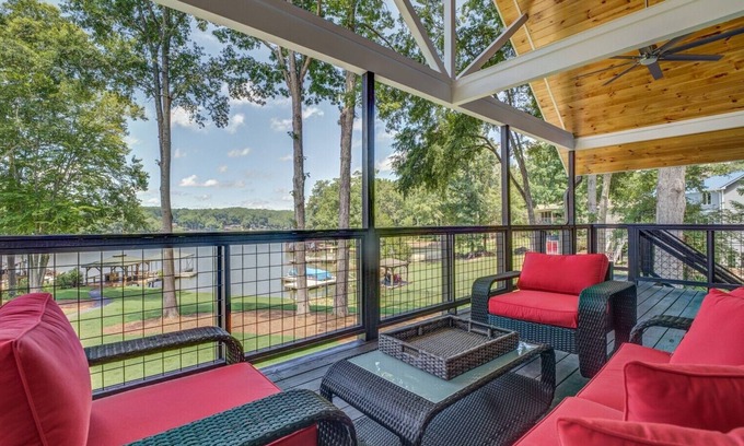 Mansfield House | Lake Front Living, with fire pit and dock!