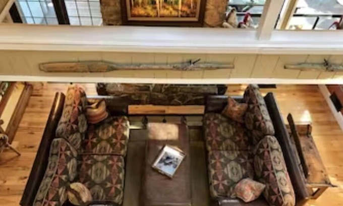 Groveland House | Lake Front Luxury Lodge - Near Yosemite - Pool Table - Private Dock and Lake PML