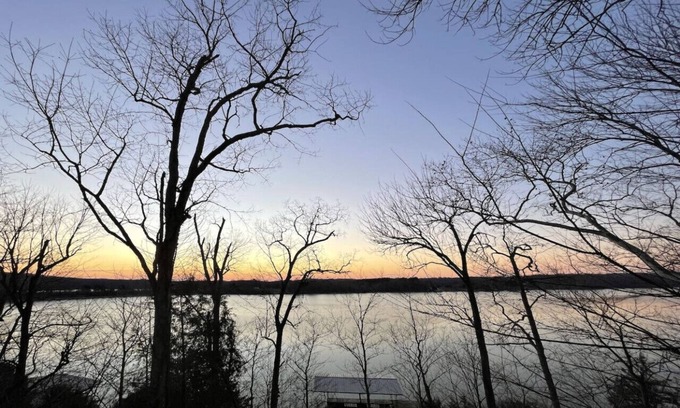 Cadiz House | Lake Front - Private Dock - Sleeps 10!
