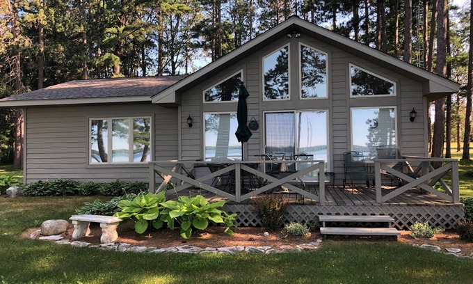 Lewiston House | Lake front summer home- beautiful lake with shallow entry that’s great for kids!