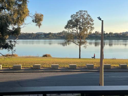 Lake Albert House | Lake Front, Sunset Views