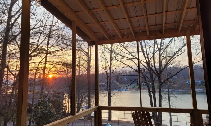 Elf Cabin | Lake Front Tiny Home on beautiful Lake Chatuge