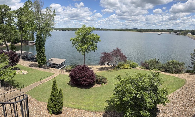 Hot Springs Village House | Lake Front Oasis on Lake Balboa