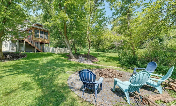Williams Bay House | Lake Geneva Family Gem w/Fenced Dog Run!