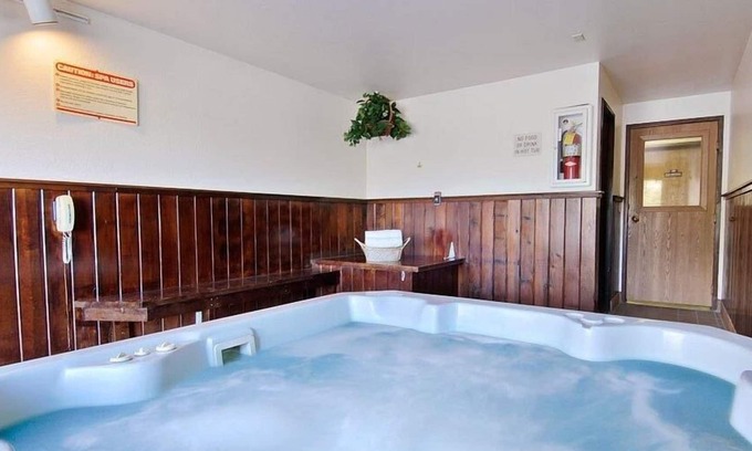 Ponderay House | Lake Getaway! 3 Modern Queen Units, Lake Pend Oreille, 111 miles of Shoreline