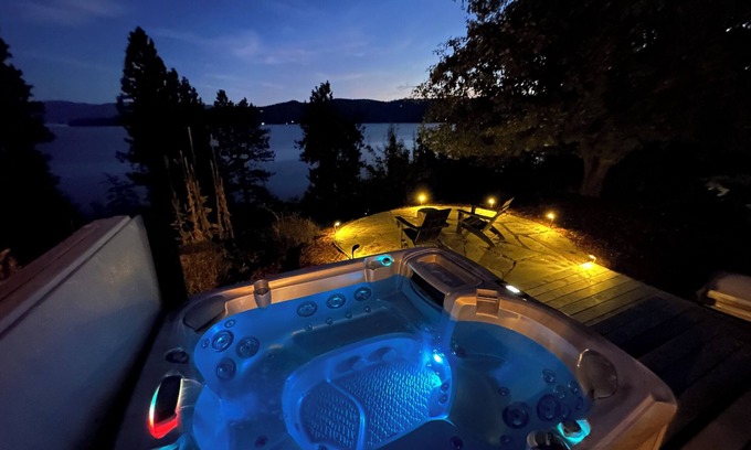 Sandpoint House | Lake Getaway in Sandpoint with Hot Tub