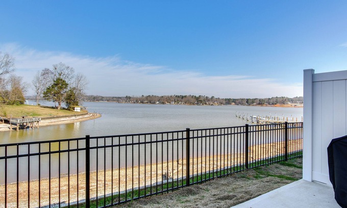 Greenwood House | Lake Greenwood Getaway w/Docks & Waterfront Views