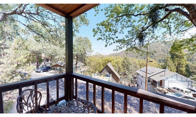 Crestline House | Lake Gregory Getaway