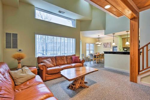 Lake Harmony Apartment | Lake Harmony Condo Less Than 1 Mi to Big Boulder Mountain!