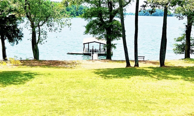 Anderson House | Lake Hartwell House - Sunsets & Deep Water Dock - Close to Clemson & Anderson
