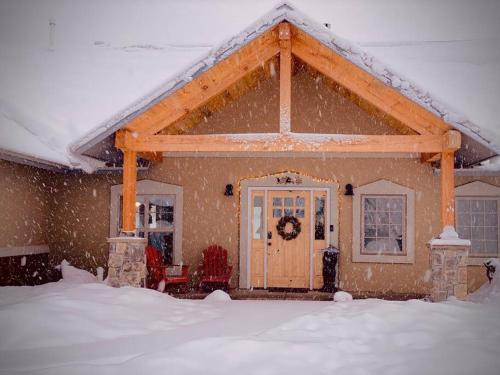 Pagosa Highlands House | Lake Hatcher Retreat-w/Mtn Views! 1 story-3/2