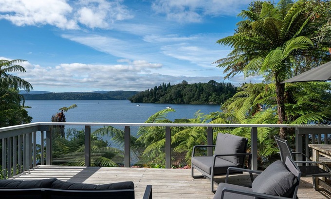 Okere Falls House | Lake Hideway - Okere Falls Holiday Home
