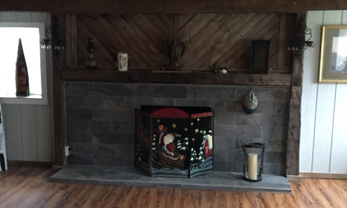 Hartsville House | Lake home, waterfront, rustic, large, spacious, deck, patio, grill