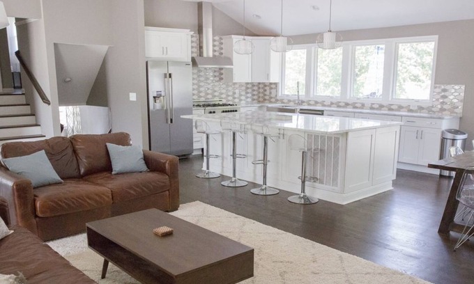 Gallatin House | Lake House | 20 min to Broadway or Downtown