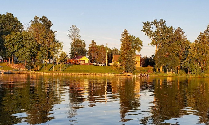 Waterport Cottage | Lake House cottage