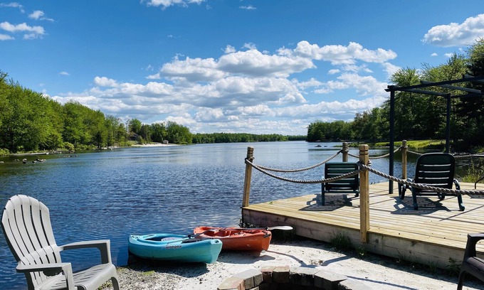 Tobyhanna Cabin | Lake House Hideout in the Poconos; HOT TUB, KAYAKS, FIREPIT, DECK&GAS GRILL
